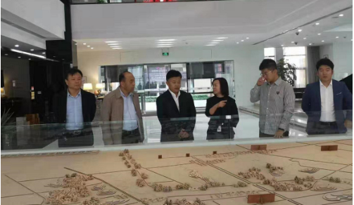 陪同政府園區(qū)赴特色田園綜合體投資選址項(xiàng)目方對接考察，達(dá)成繼續(xù)推進(jìn)意向